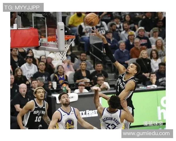 2004年12月10日马刺与火箭的精彩对决回顾与赛后分析